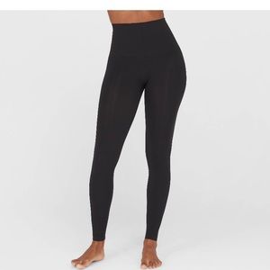 ✨Booty Boost✨ ASSETS by Spanx Seamless Leggings
